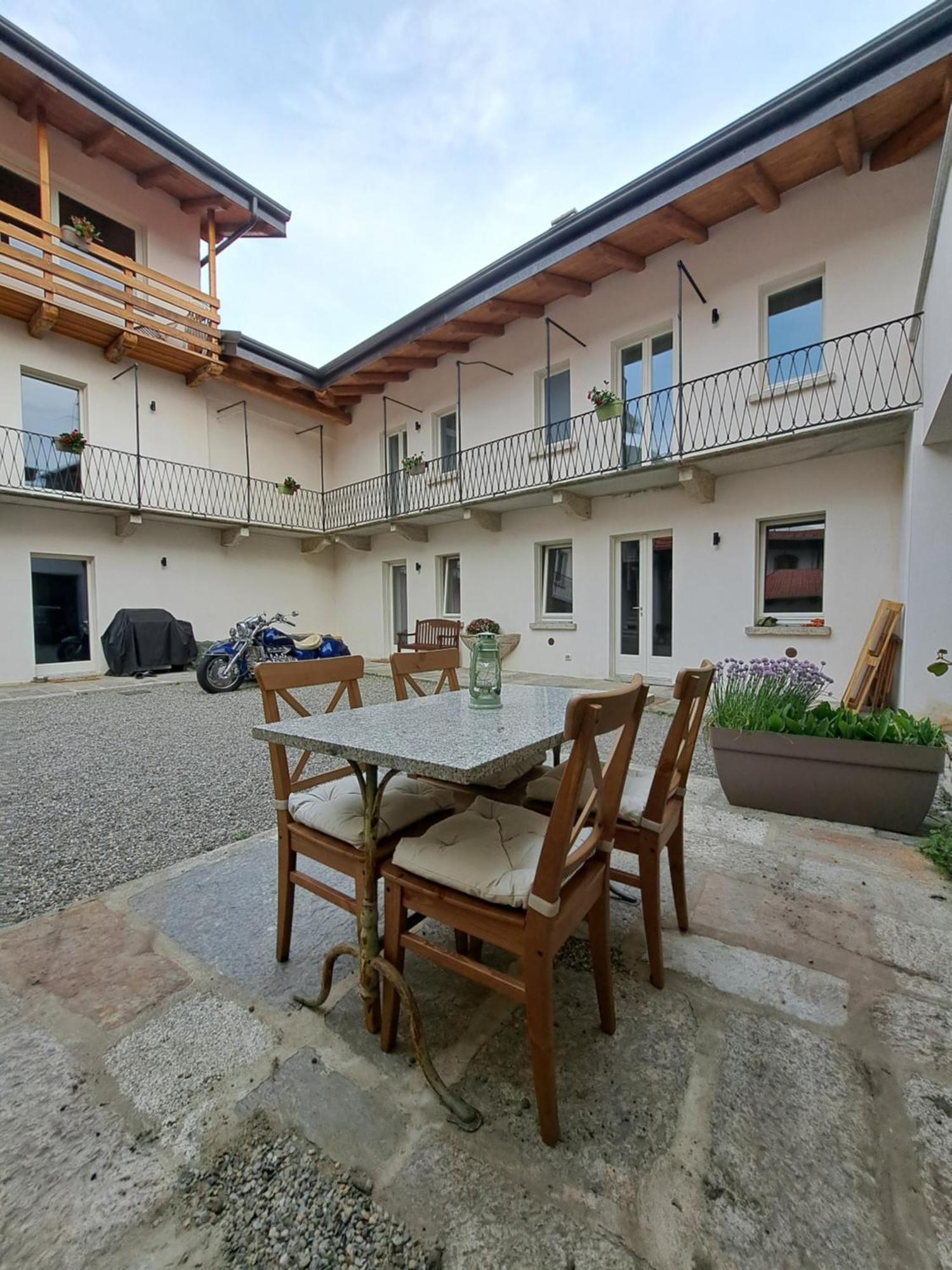B&B Il Cortile Soriso Dış mekan fotoğraf